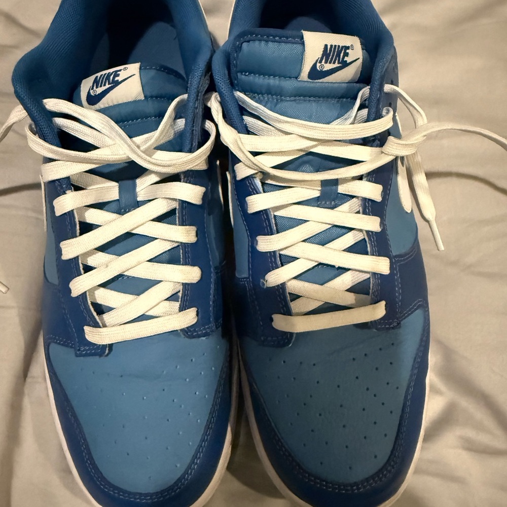 Nike Men's Two-Tone Blue Low-Top Sneakers